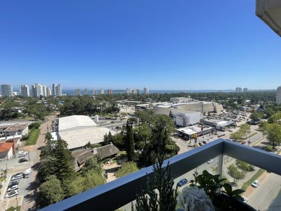 Apartamento en Punta del Este, Shopping