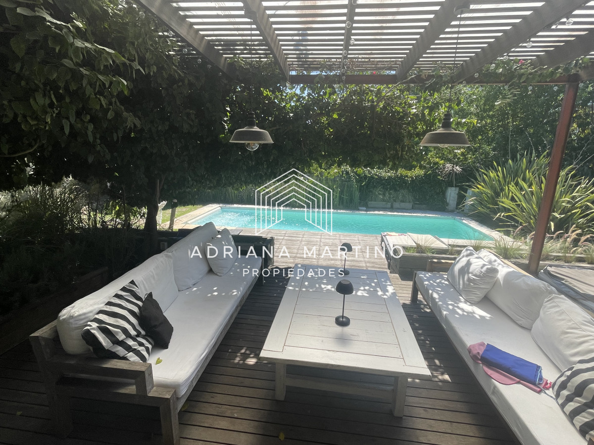 Casa ID.71281 - MODERNA CASA EN ZONA COLEGIOS 4 SUITES, ESPECTACULAR BARBACOA