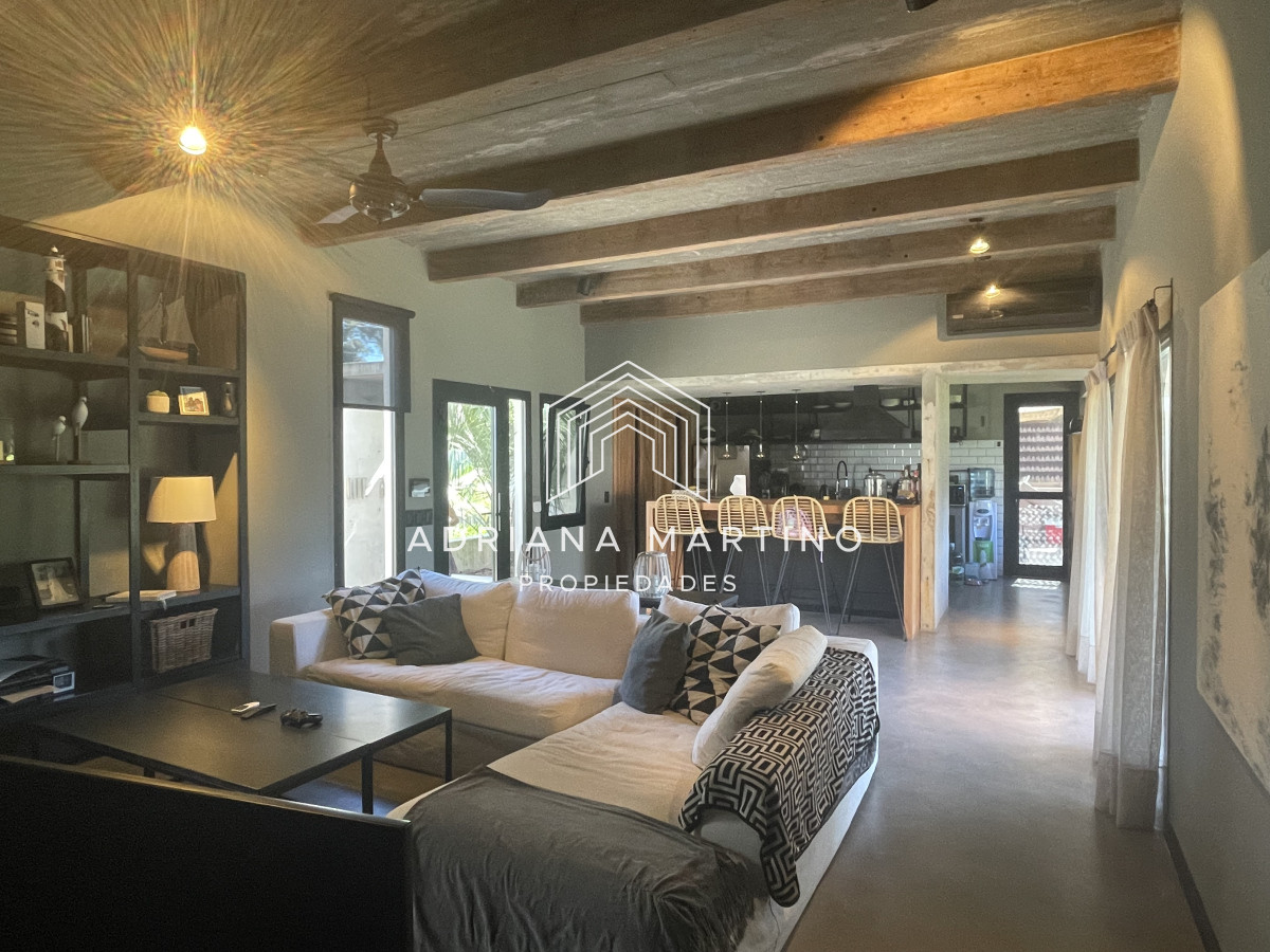 Casa ID.71281 - MODERNA CASA EN ZONA COLEGIOS 4 SUITES, ESPECTACULAR BARBACOA