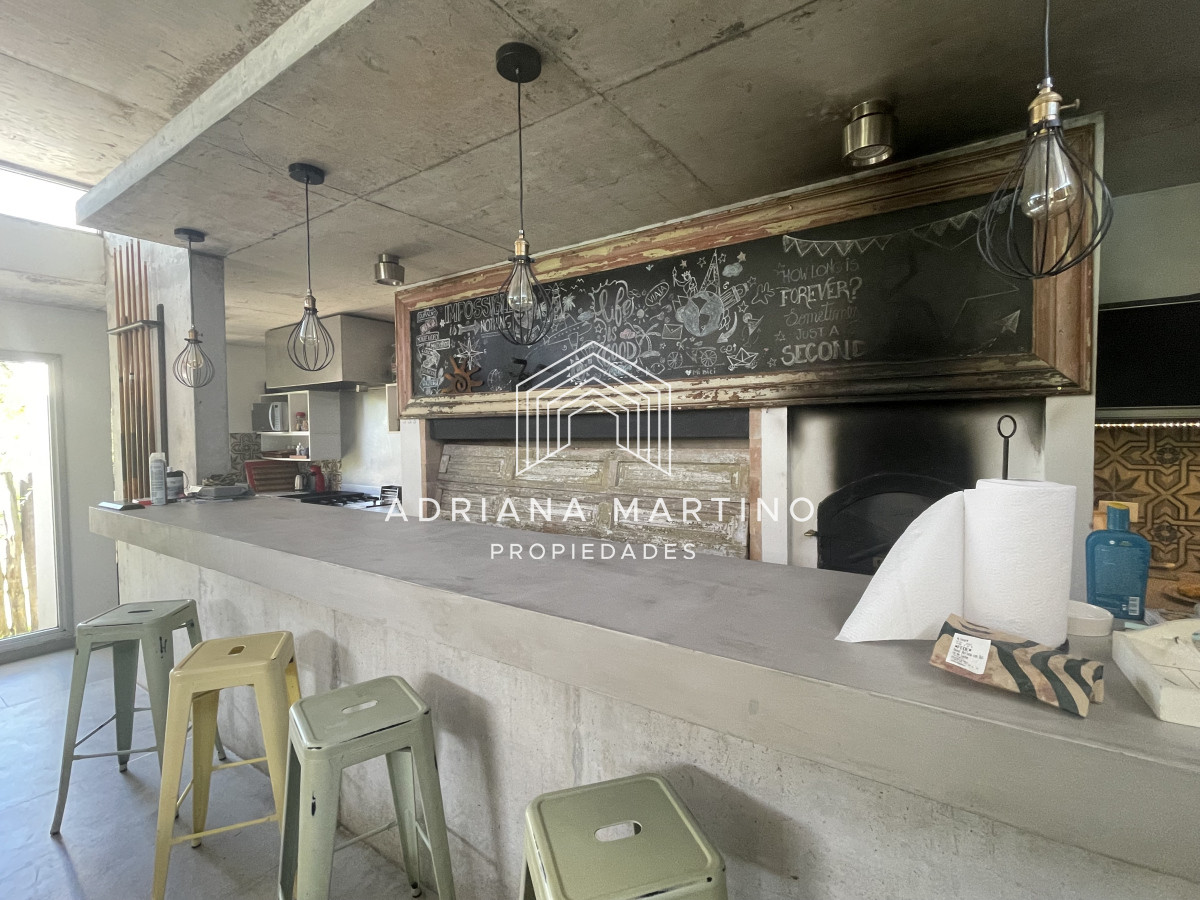 Casa ID.71281 - MODERNA CASA EN ZONA COLEGIOS 4 SUITES, ESPECTACULAR BARBACOA