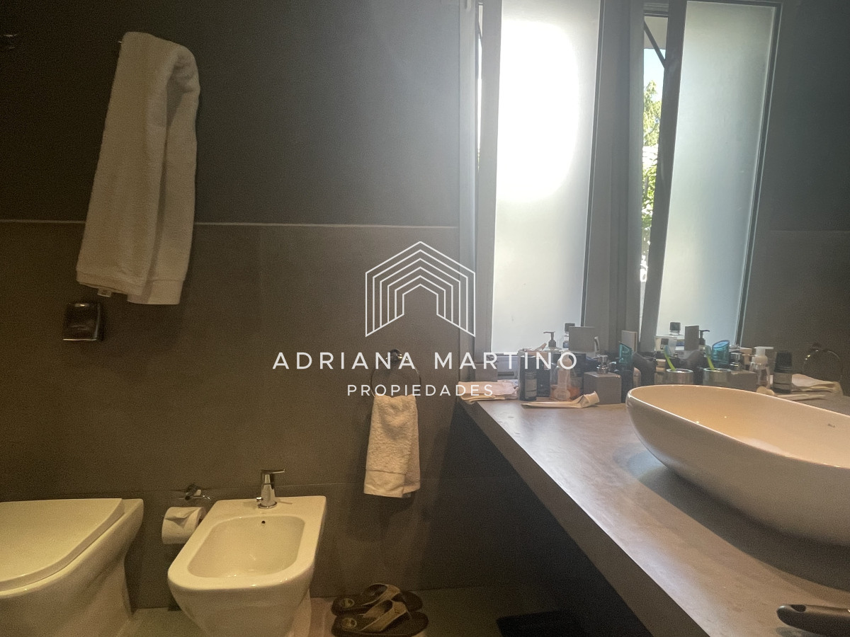 Casa ID.71281 - MODERNA CASA EN ZONA COLEGIOS 4 SUITES, ESPECTACULAR BARBACOA