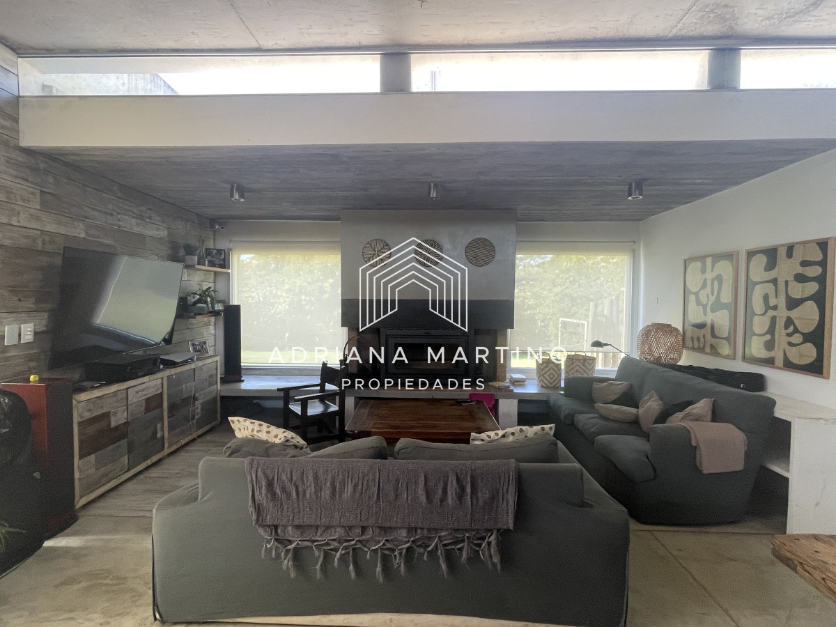 Casa ID.71281 - MODERNA CASA EN ZONA COLEGIOS 4 SUITES, ESPECTACULAR BARBACOA