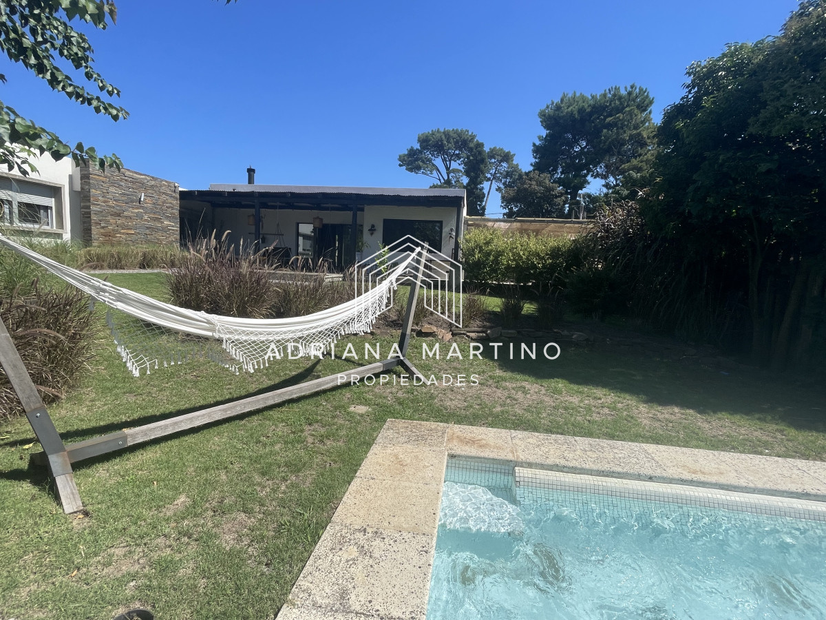 Casa ID.71281 - MODERNA CASA EN ZONA COLEGIOS 4 SUITES, ESPECTACULAR BARBACOA