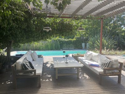 Moderna casa en zona colegios, 4 dormitorios