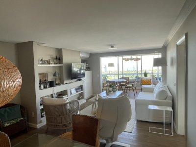 Apartamento en Punta del Este, Shopping - PSK2073A