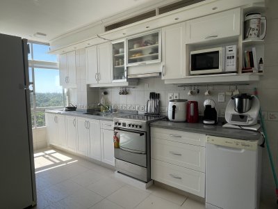 Apartamento en Punta del Este, Shopping - PSK2073A