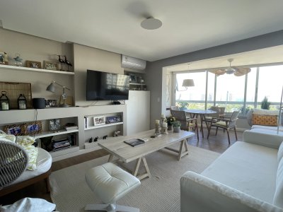 Apartamento en Punta del Este, Shopping - PSK2073A