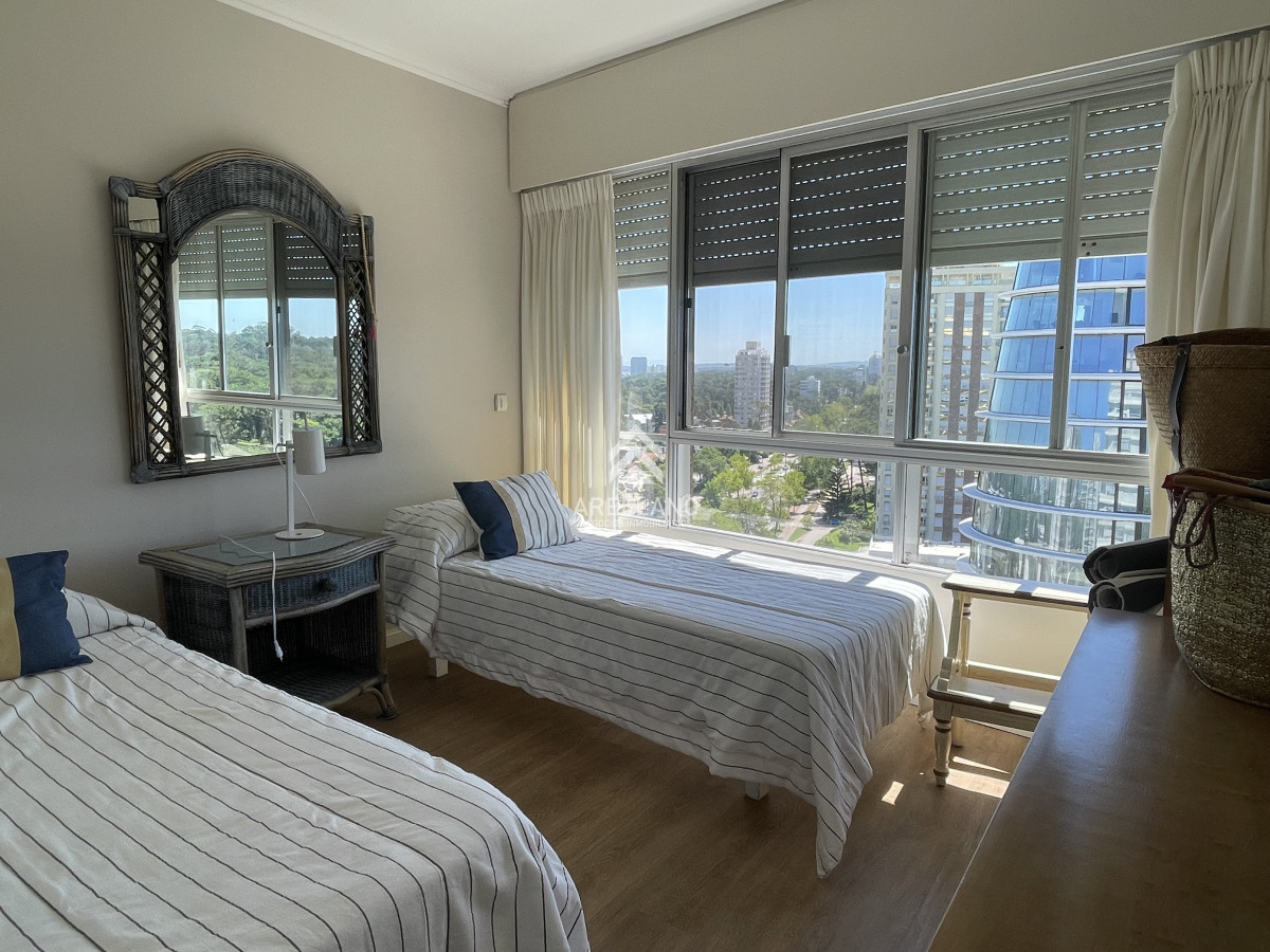 Apartamento ID.4429 - Venta apartamento 3 dormitorios 