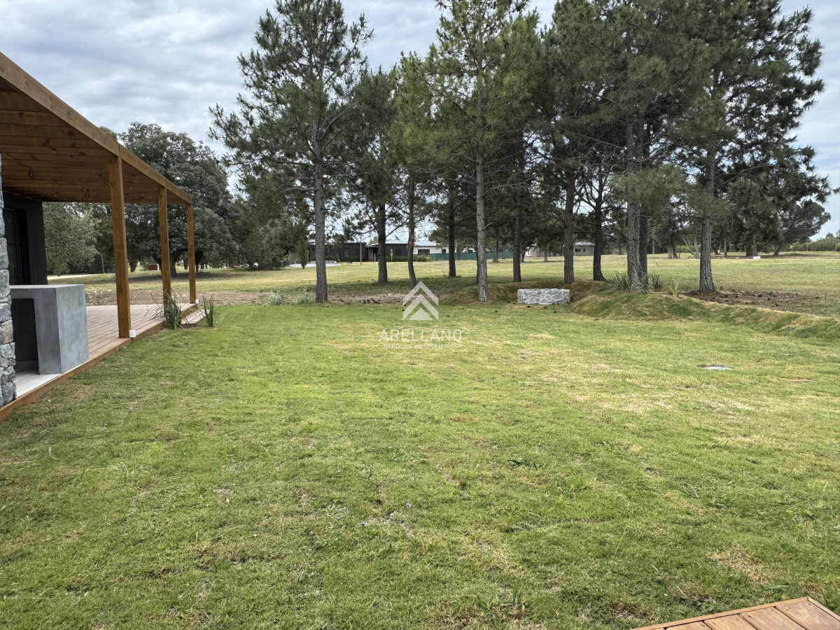 Casa ID.5718 - Barrio Don Miguel, 4 dormitorios con calefacción central