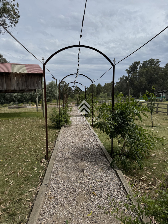 Casa ID.5718 - Barrio Don Miguel, 4 dormitorios con calefacción central