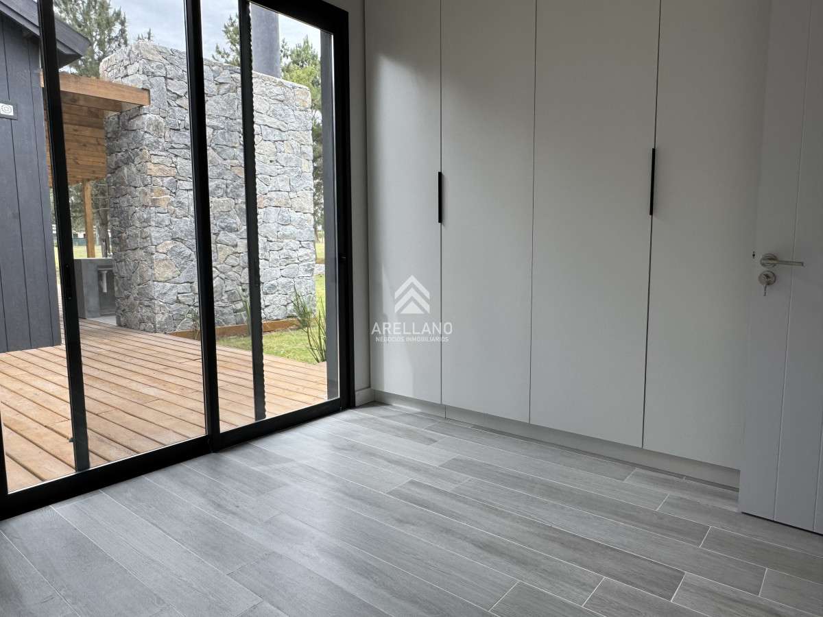 Casa ID.5718 - Barrio Don Miguel, 4 dormitorios con calefacción central