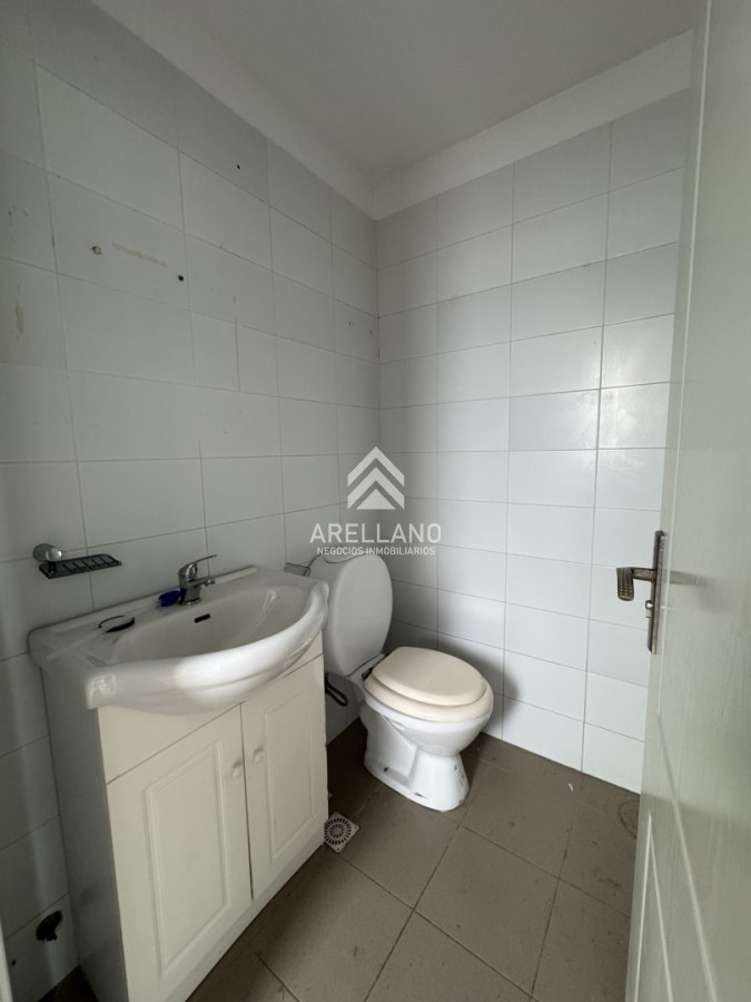 Local Comercial ID.6094 - Alquiler anual Local al frente, zona shopping