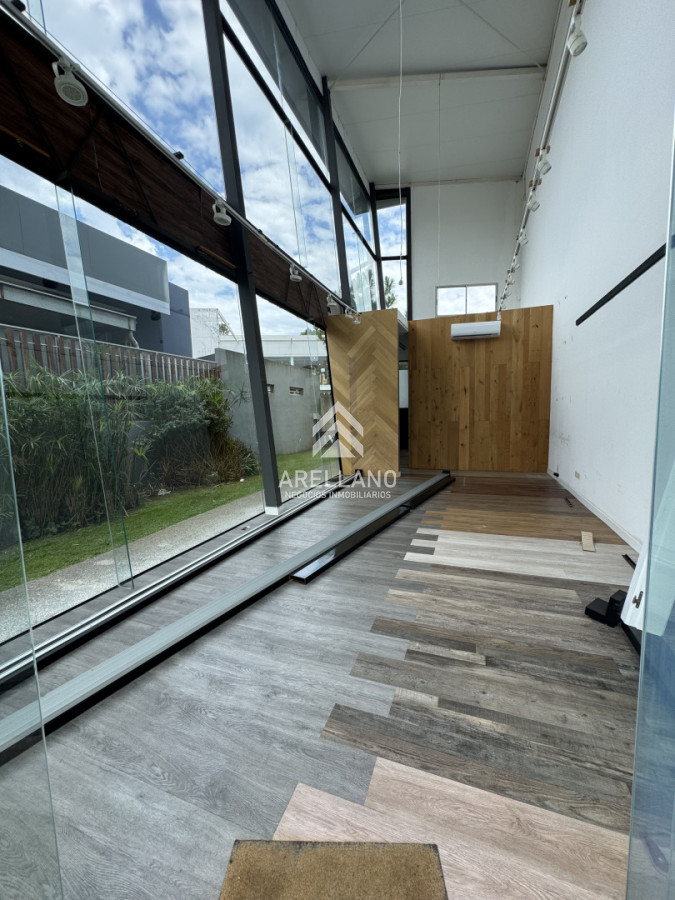 Local Comercial ID.6094 - Alquiler anual Local al frente, zona shopping