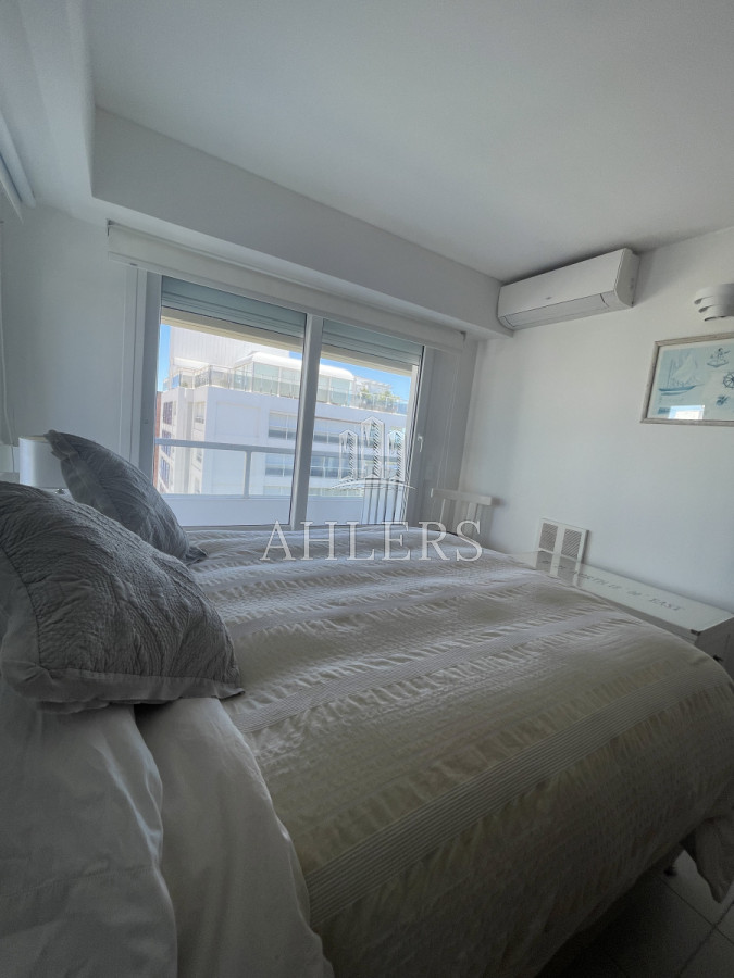 Apartamento ID.243 - Apartamento vista al puerto 2 dorm 2 baños