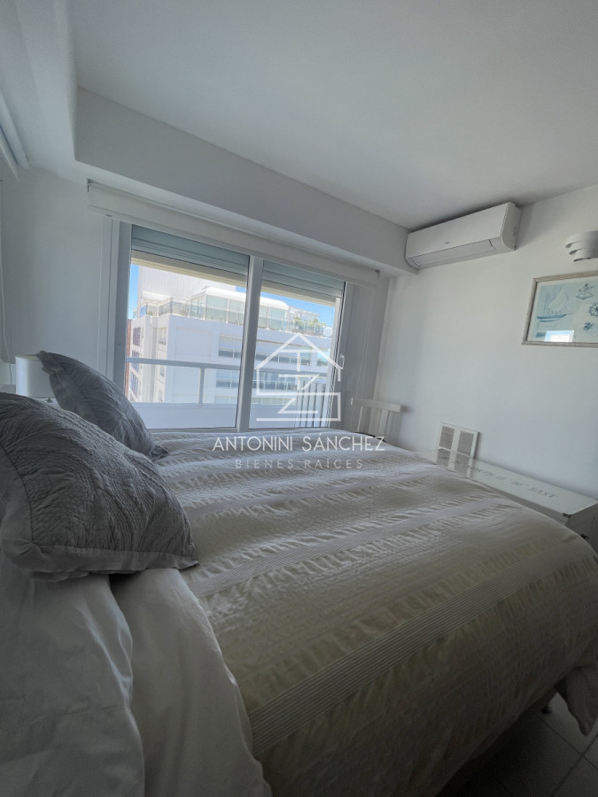 Apartamento ID.1930 - Apartamento vista al puerto 2 dorm 2 baños