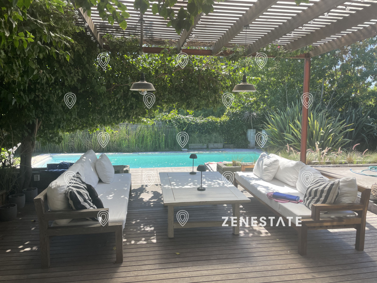 MODERNA CASA EN ZONA COLEGIOS 4 SUITES, ESPECTACULAR BARBACOA - ZEN6585C