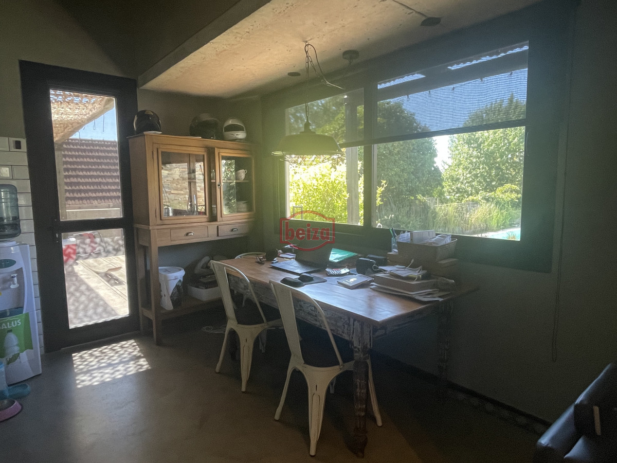 Casa ID.166808/Casa-en-Venta,-Manantiales,-Maldonado. - MODERNA CASA EN ZONA COLEGIOS 4 SUITES, ESPECTACULAR BARBACOA