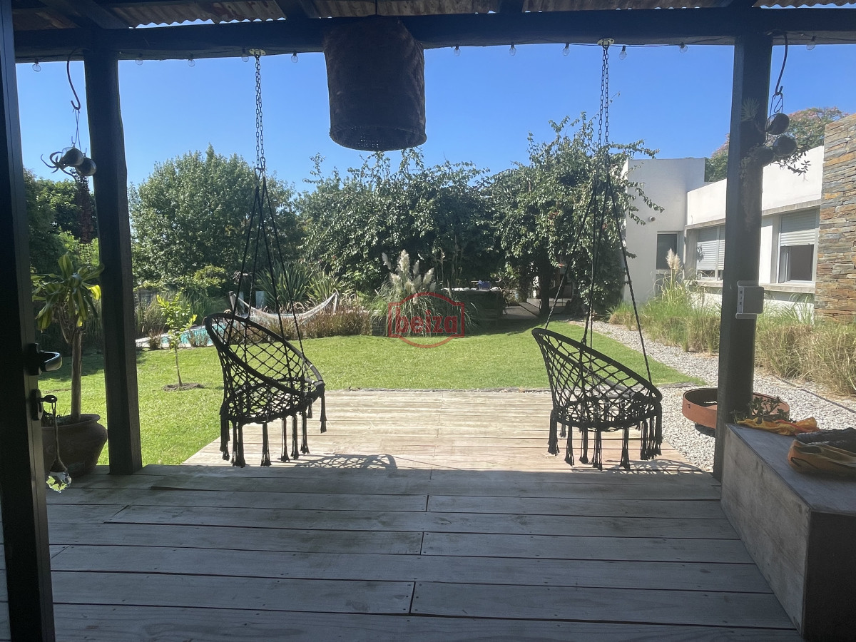 Casa ID.166808/Casa-en-Venta,-Manantiales,-Maldonado. - MODERNA CASA EN ZONA COLEGIOS 4 SUITES, ESPECTACULAR BARBACOA