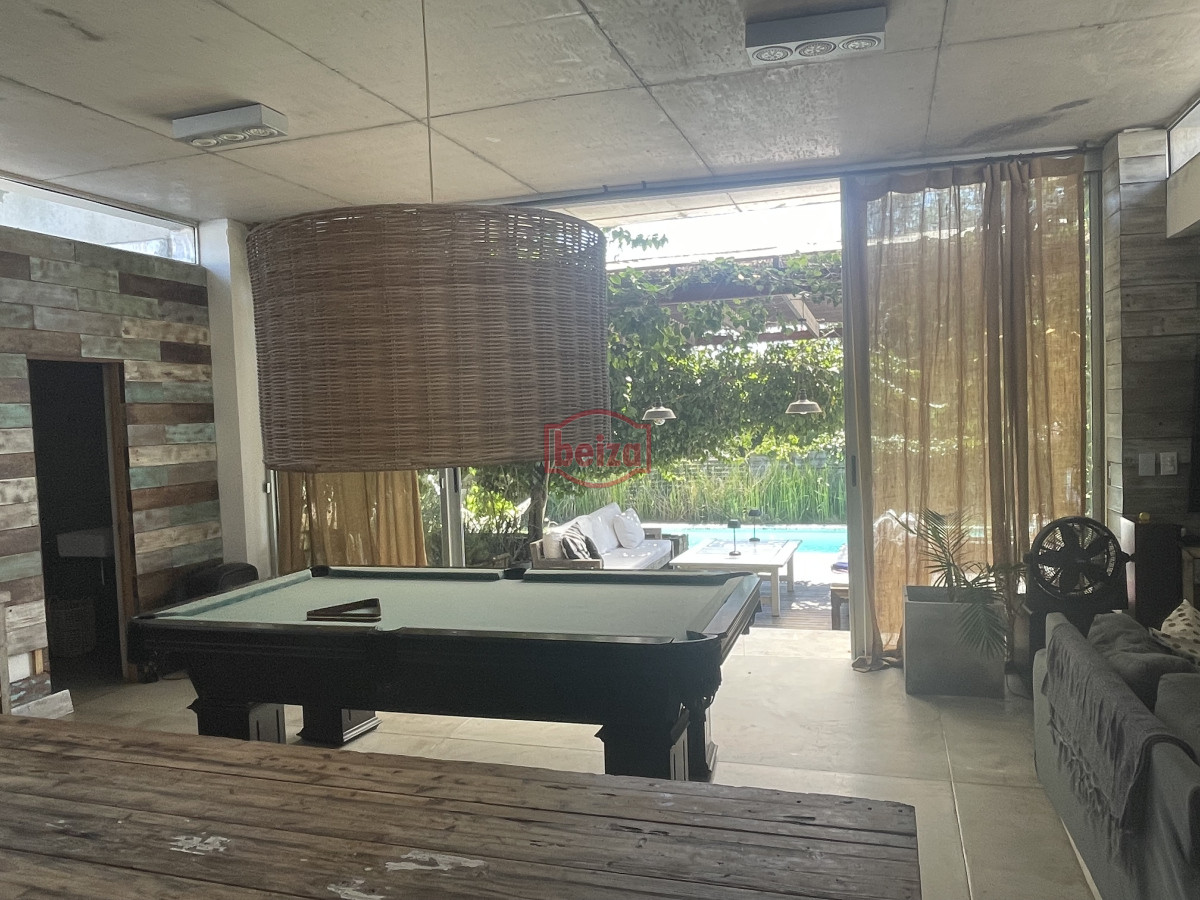 Casa ID.166808/Casa-en-Venta,-Manantiales,-Maldonado. - MODERNA CASA EN ZONA COLEGIOS 4 SUITES, ESPECTACULAR BARBACOA