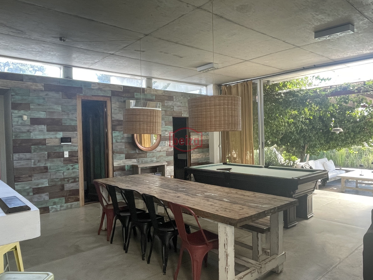 Casa ID.166808/Casa-en-Venta,-Manantiales,-Maldonado. - MODERNA CASA EN ZONA COLEGIOS 4 SUITES, ESPECTACULAR BARBACOA