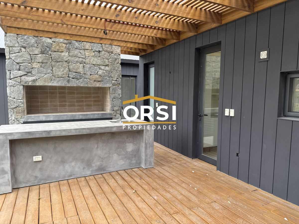 Casa ID.335 - Barrio Don Miguel, 4 dorm con calefaccion central