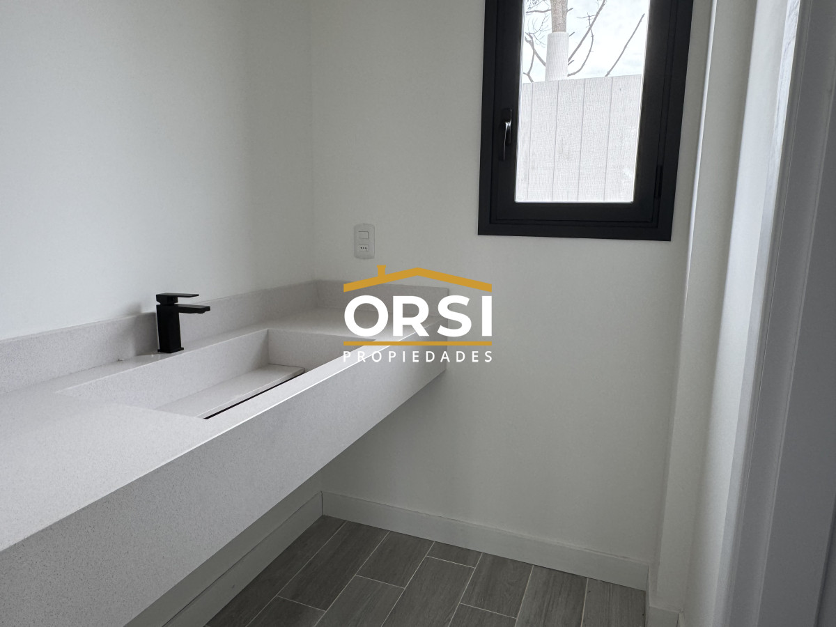 Casa ID.335 - Barrio Don Miguel, 4 dorm con calefaccion central