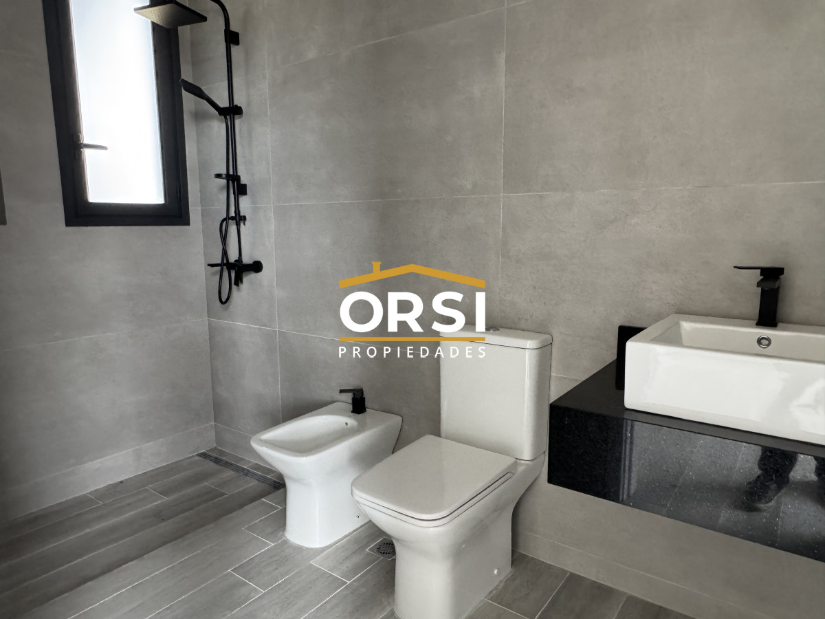 Casa ID.335 - Barrio Don Miguel, 4 dorm con calefaccion central