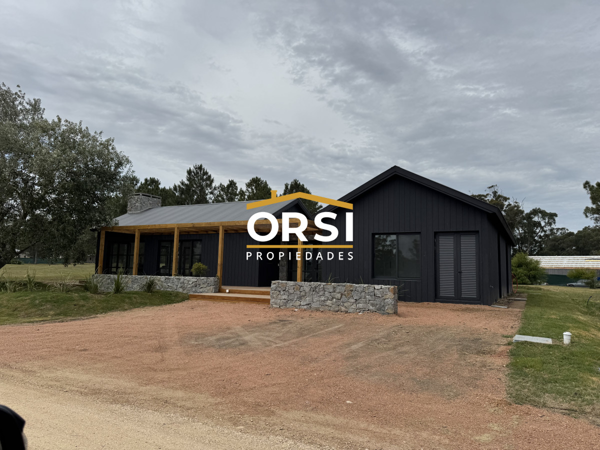 Casa ID.335 - Barrio Don Miguel, 4 dorm con calefaccion central