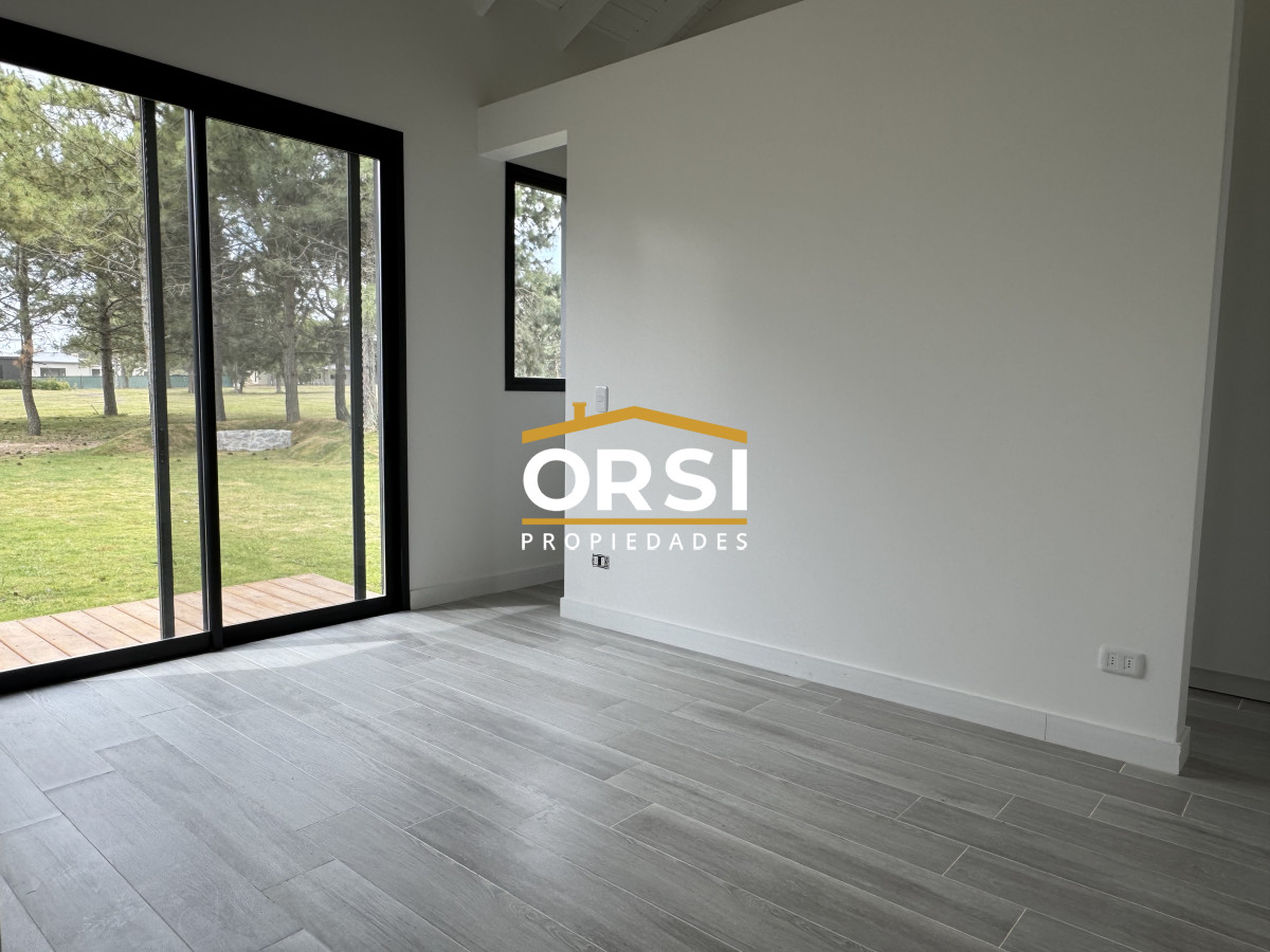 Casa ID.335 - Barrio Don Miguel, 4 dorm con calefaccion central