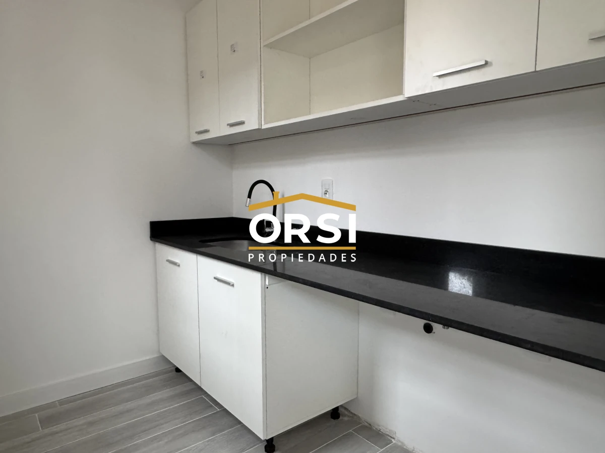 Casa ID.335 - Barrio Don Miguel, 4 dorm con calefaccion central