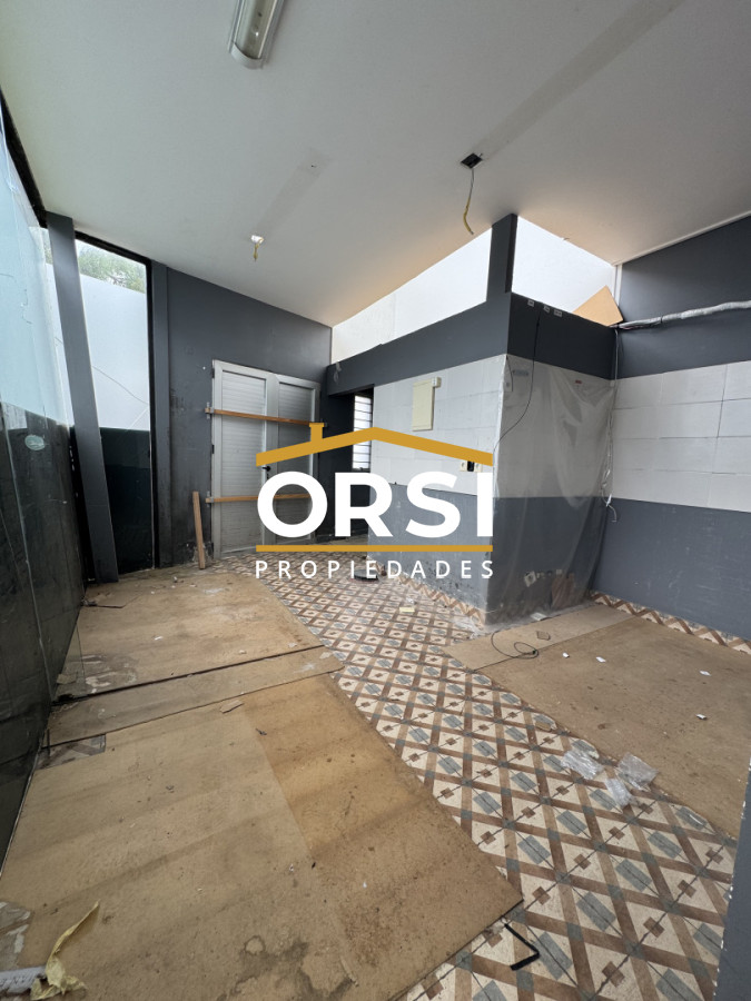 Local Comercial ID.368 - Local al frente, zona shopping