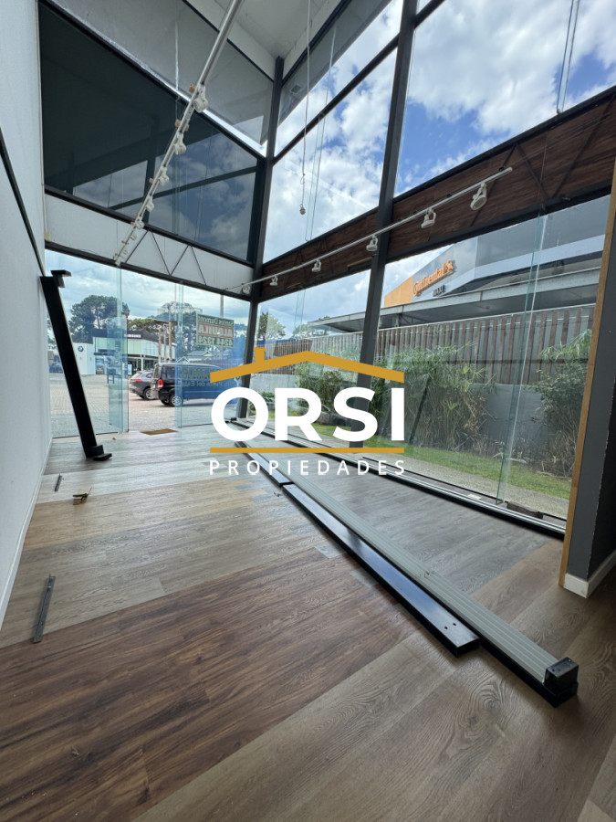 Local Comercial ID.368 - Local al frente, zona shopping