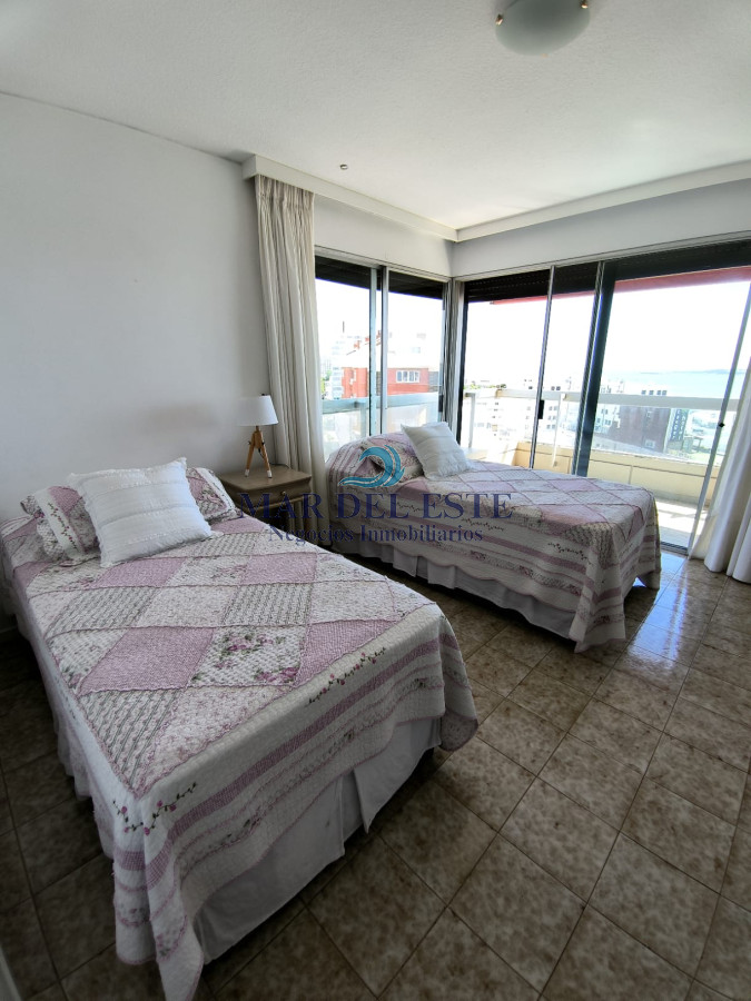 Apartamento ID.102 - Apartamento playa mansa primera linea