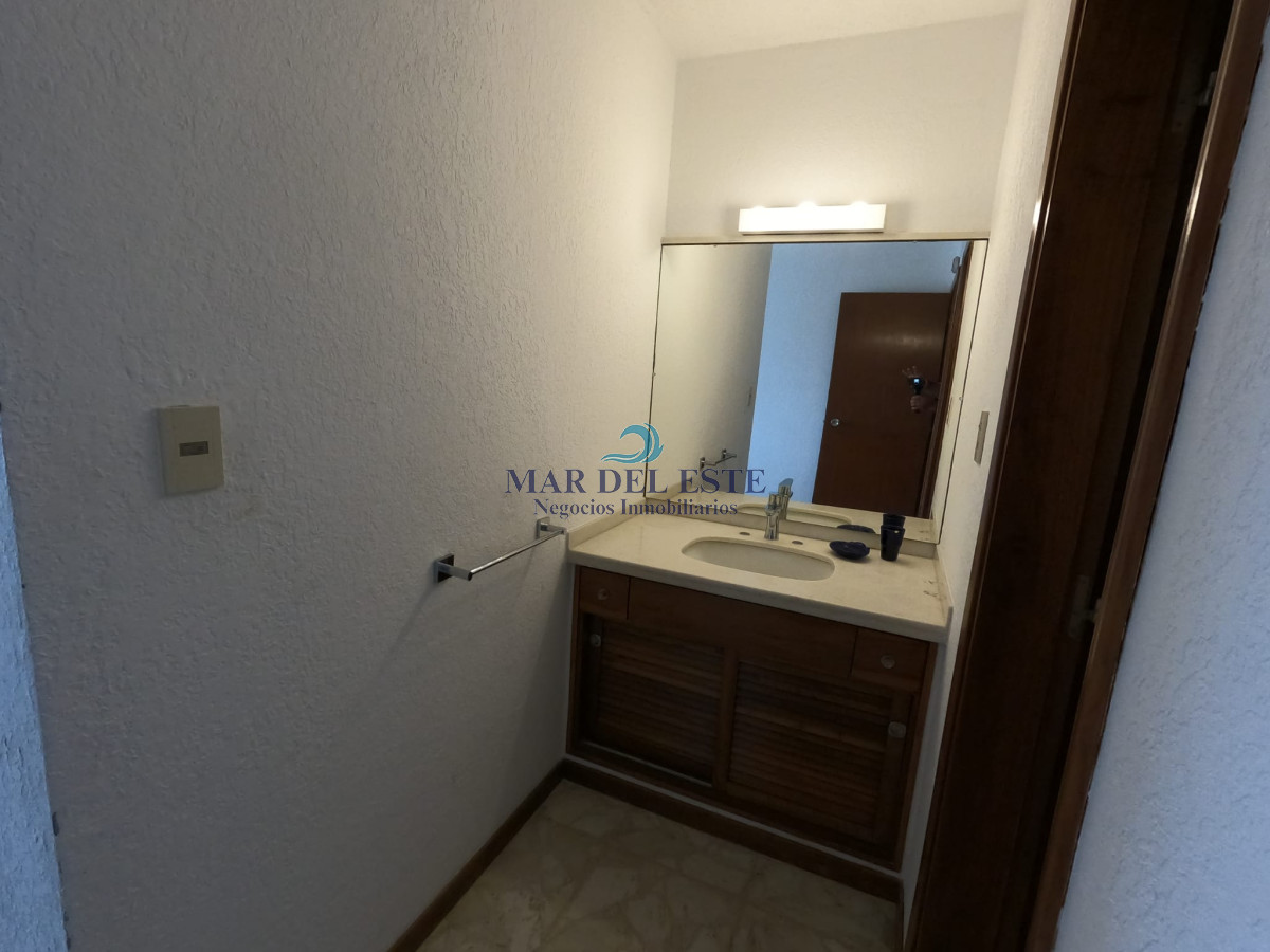 Apartamento ID.77 - Apartamento ubicado en la mansa con excelente vista al mar. 