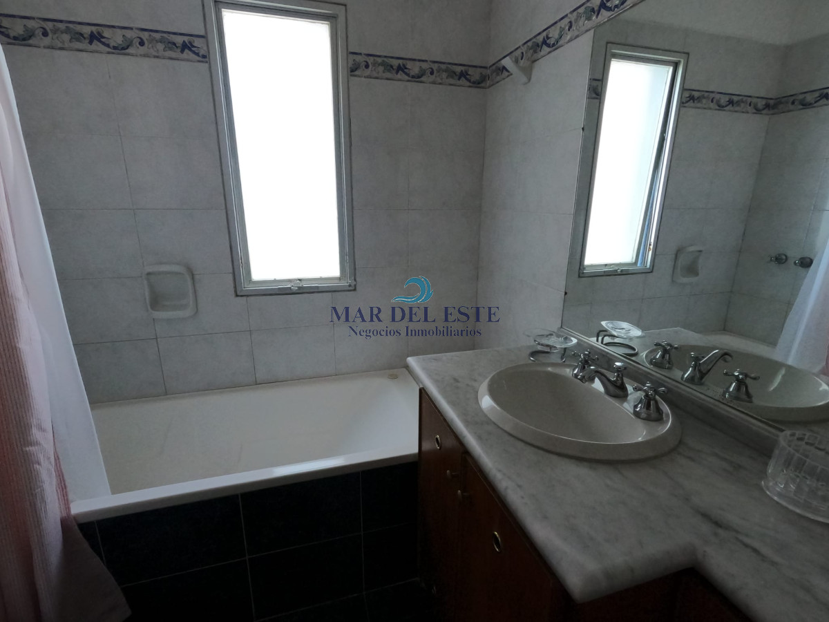 Apartamento ID.29 - Excelente apartamento con vista a Playa brava. 