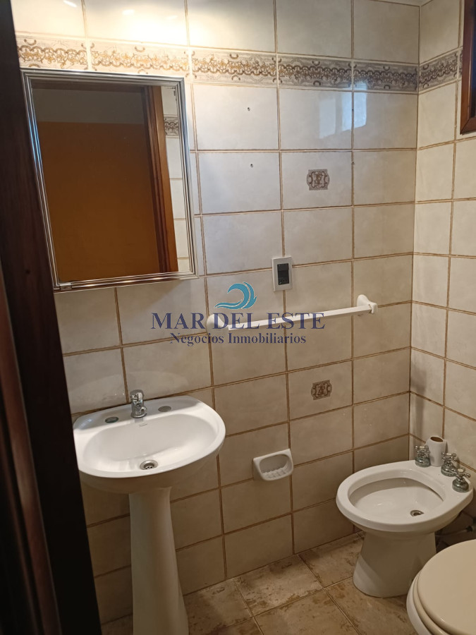 Casa ID.14 - Casa en zona colegios 