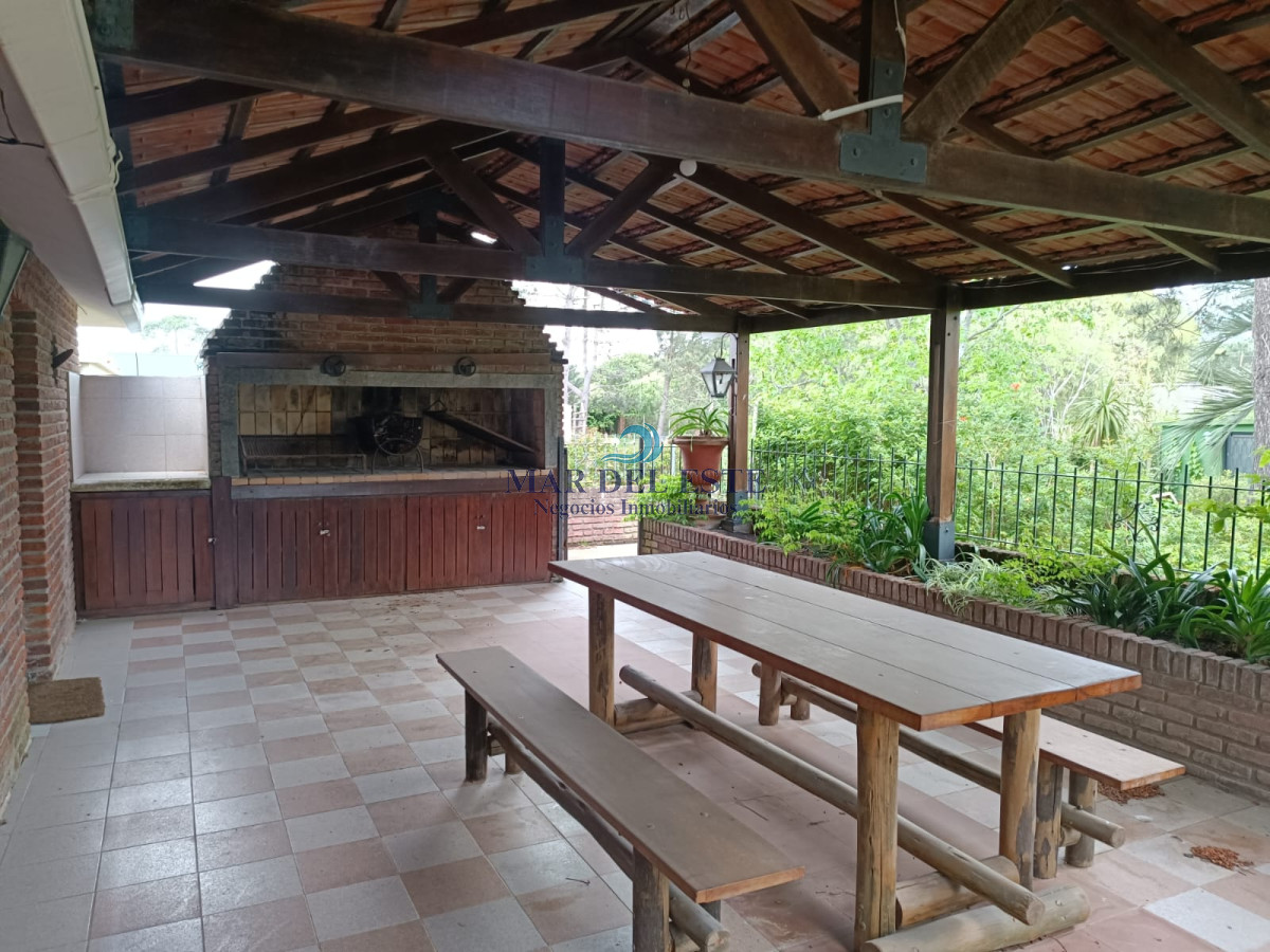 Casa ID.14 - Casa en zona colegios 