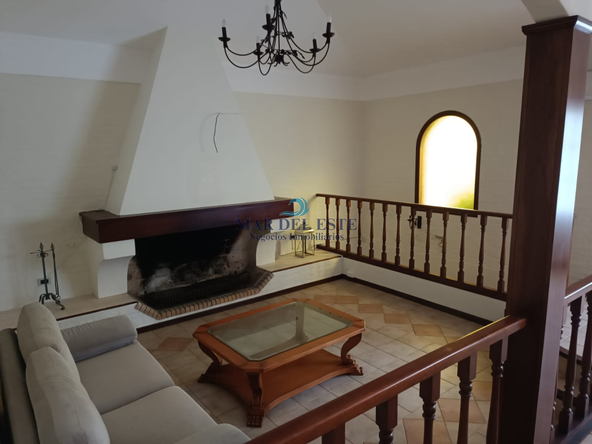 Casa ID.14 - Casa en zona colegios 