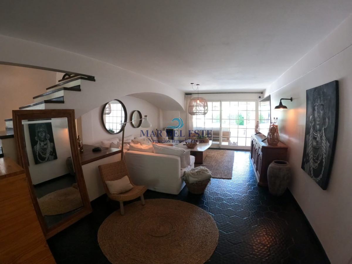 Casa ID.31 - Hermosa casa ubicada en excelente zona. A pocas cuadras de Playa Mansa