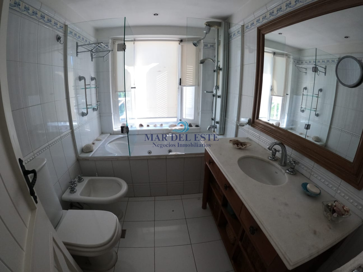Casa ID.31 - Hermosa casa ubicada en excelente zona. A pocas cuadras de Playa Mansa
