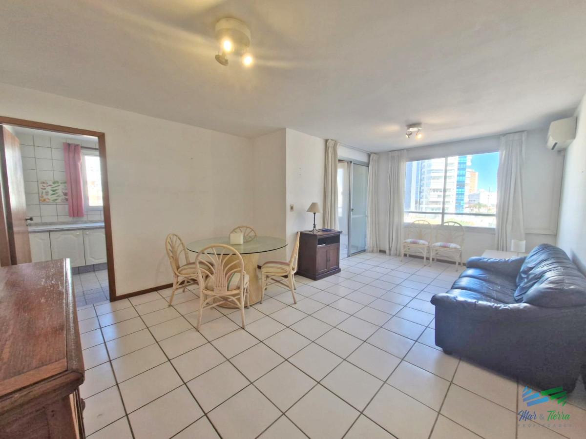 Apartamento ID.5525 - Venta Apartamento 2 dormitorios, Cap Ferrat a 1 Cuadra de Playa Mansa, Punta del Este