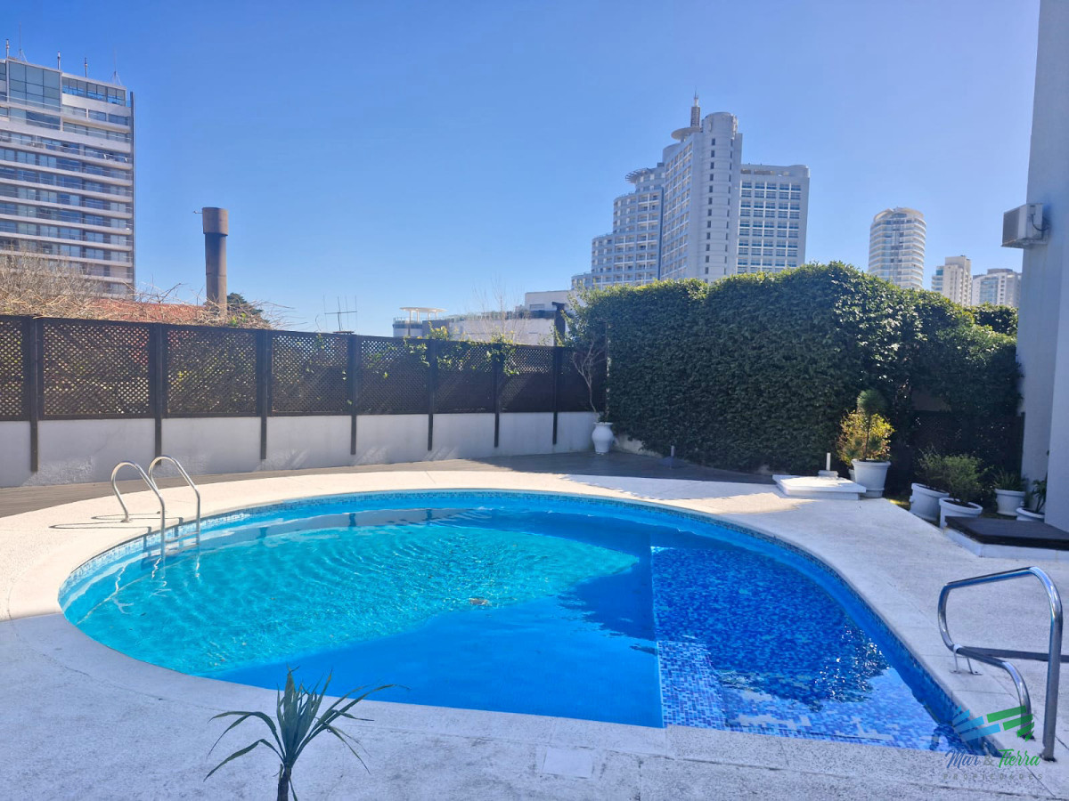 Apartamento ID.5525 - Venta Apartamento 2 dormitorios, Cap Ferrat a 1 Cuadra de Playa Mansa, Punta del Este