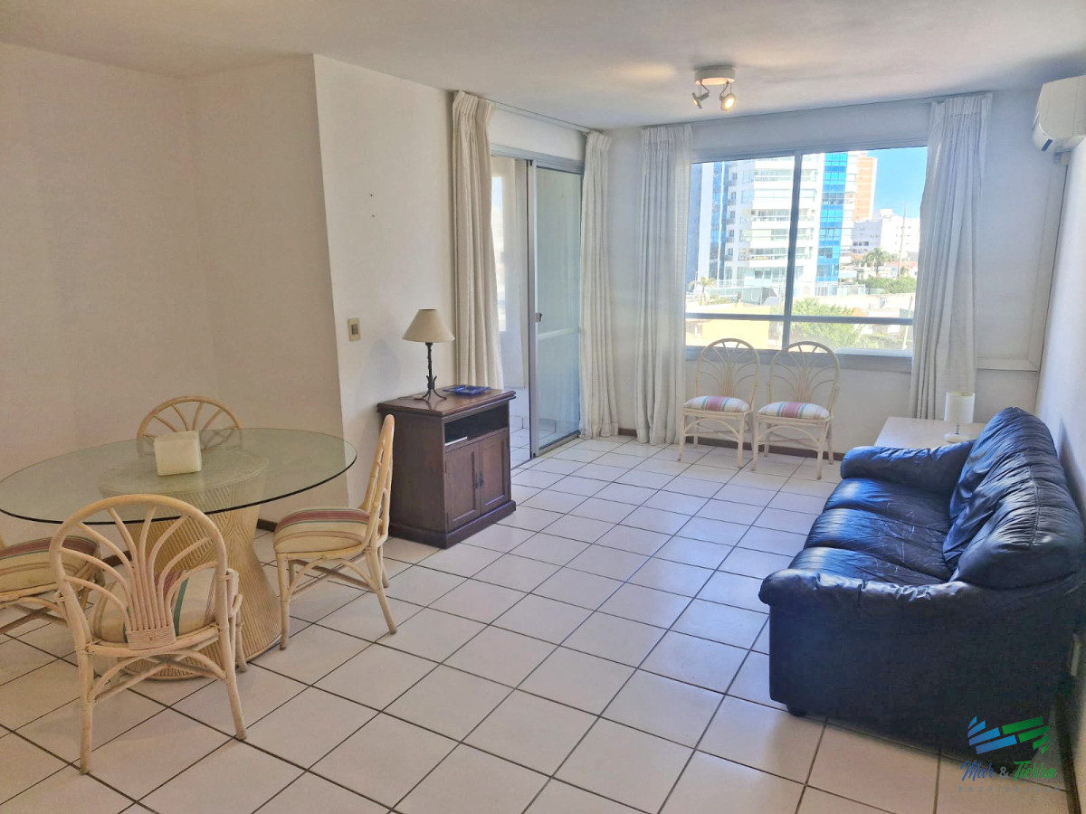 Apartamento ID.5525 - Venta Apartamento 2 dormitorios, Cap Ferrat a 1 Cuadra de Playa Mansa, Punta del Este