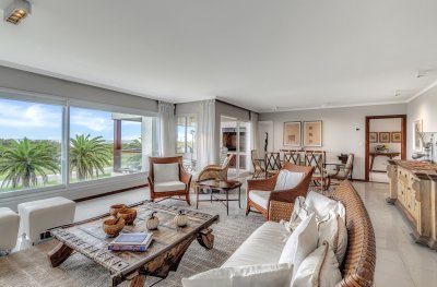 Venta Apartamento en Punta del Este Sea House Garden en San Rafael 1ra Línea de Brava