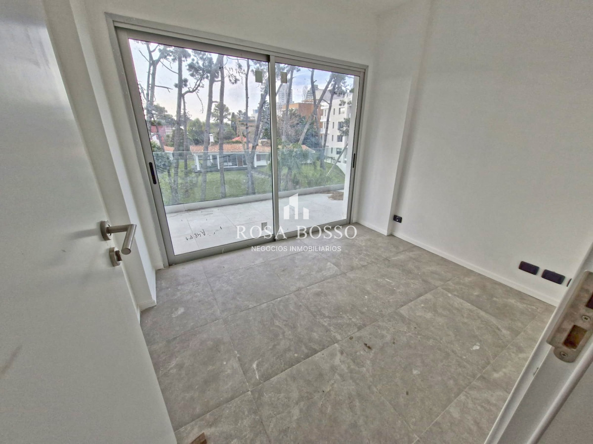 Apartamento ID.9625 - Venta Apartamento 2 dormitorios Punta del Este Mansa