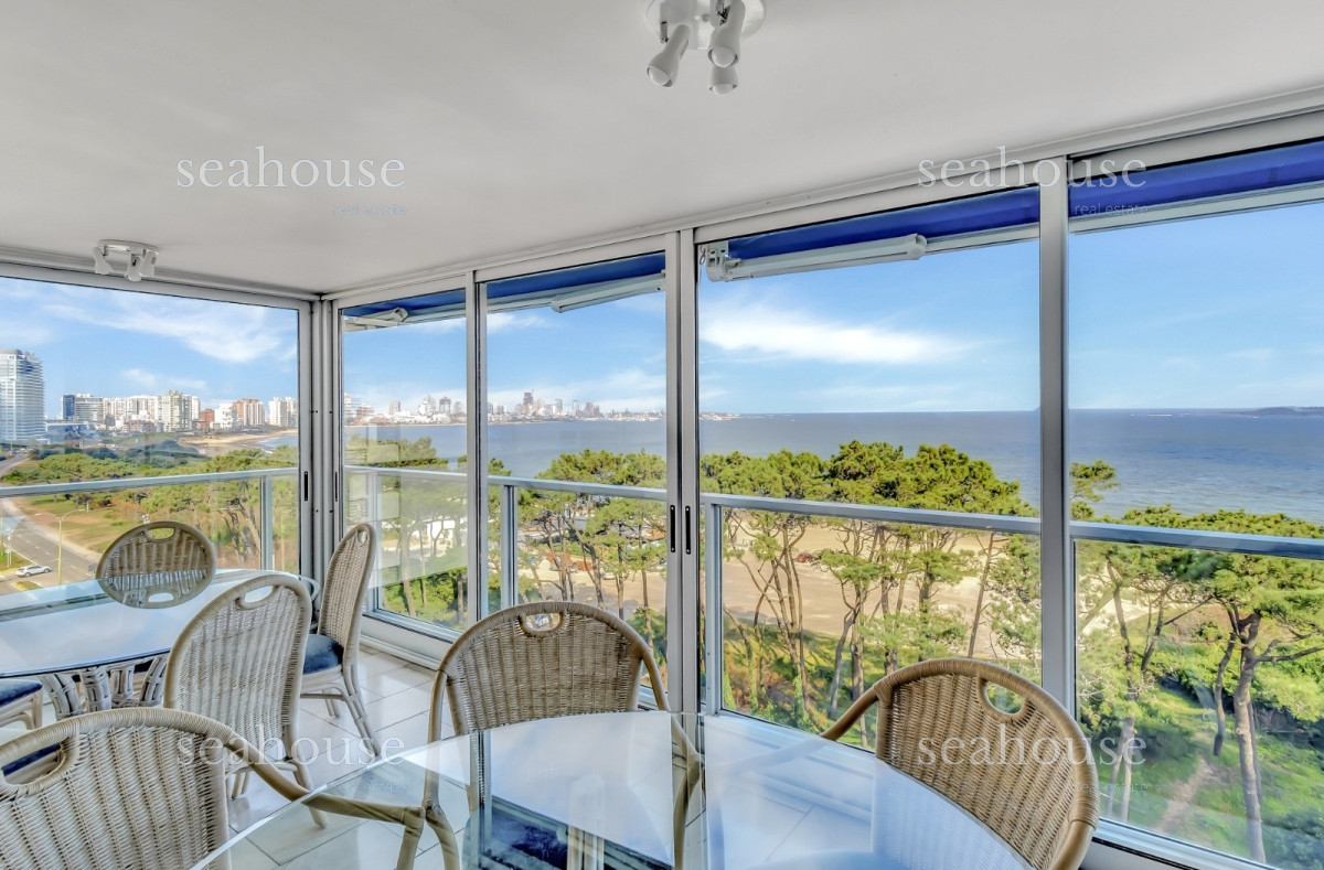 Apartamento Ref.1074 - Venta Apartamento en Punta del Este Golden Gate 1ra Línea de Mansa