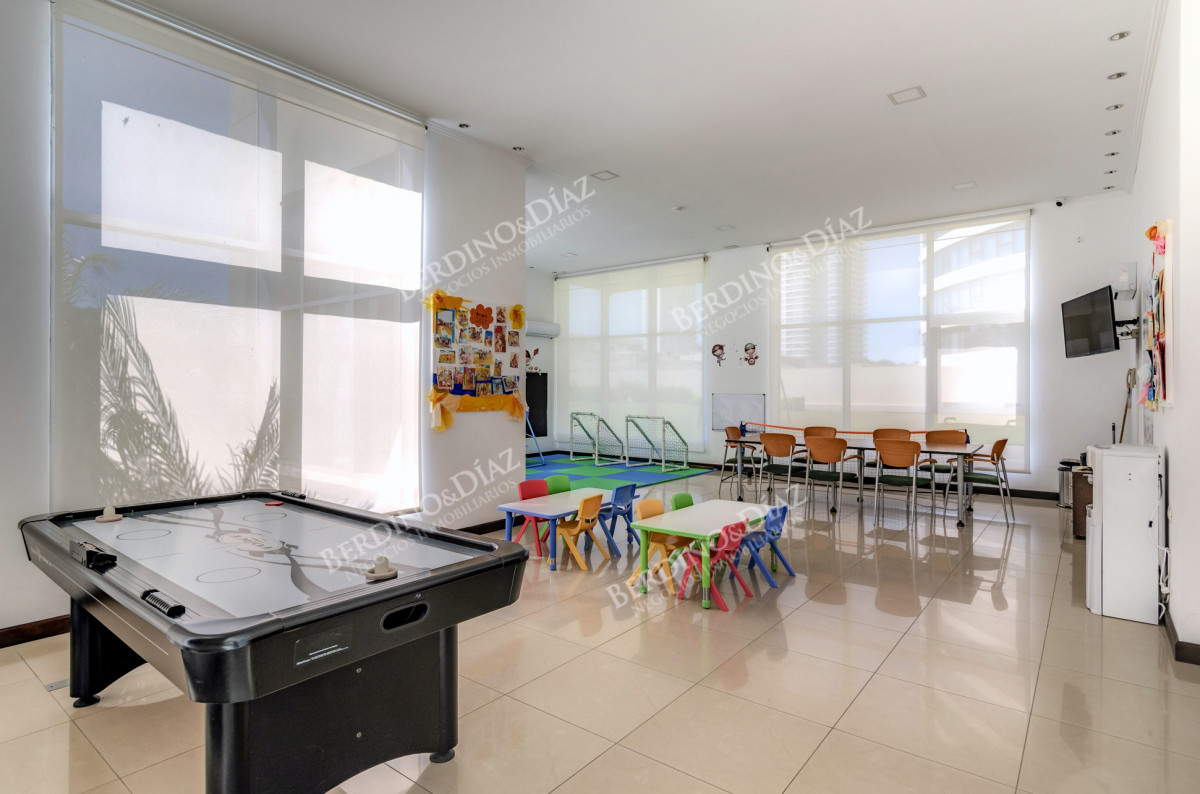 Apartamento ID.2912 - Venta Apartamento en Punta del Este Torre Lobos 1ra Línea de Brava