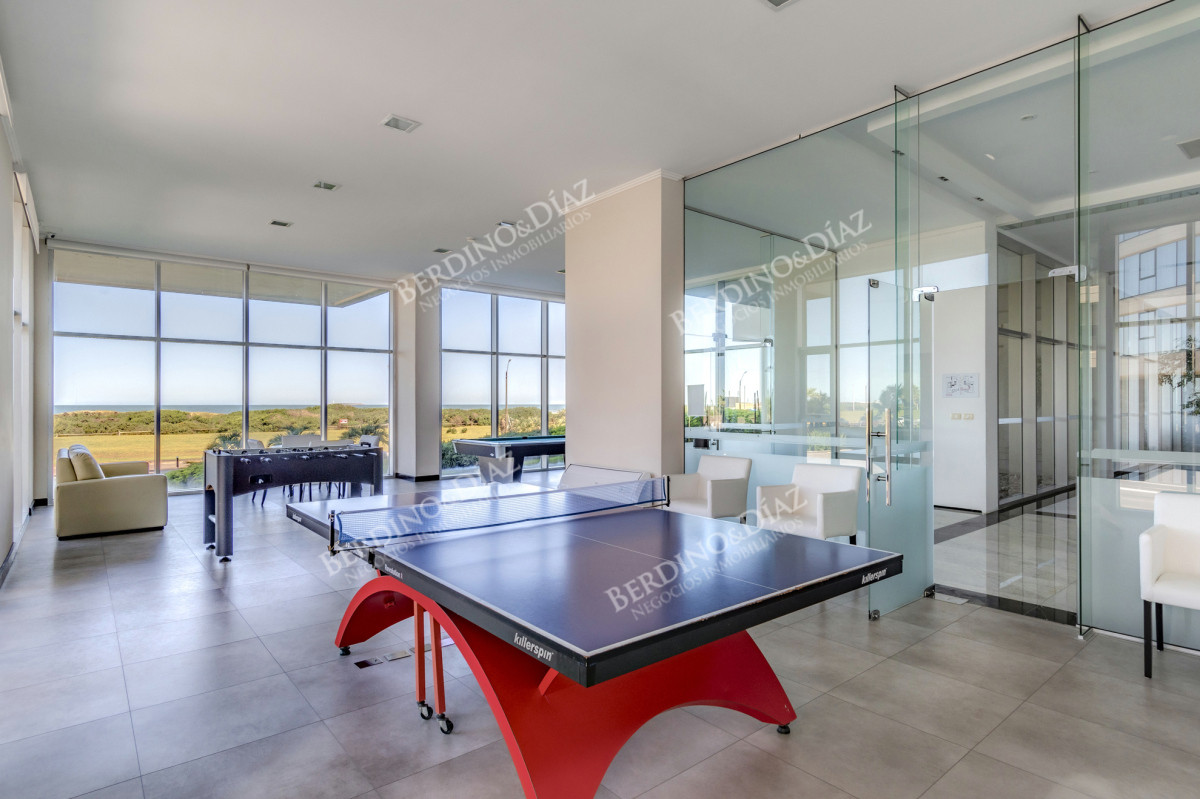 Apartamento ID.2912 - Venta Apartamento en Punta del Este Torre Lobos 1ra Línea de Brava