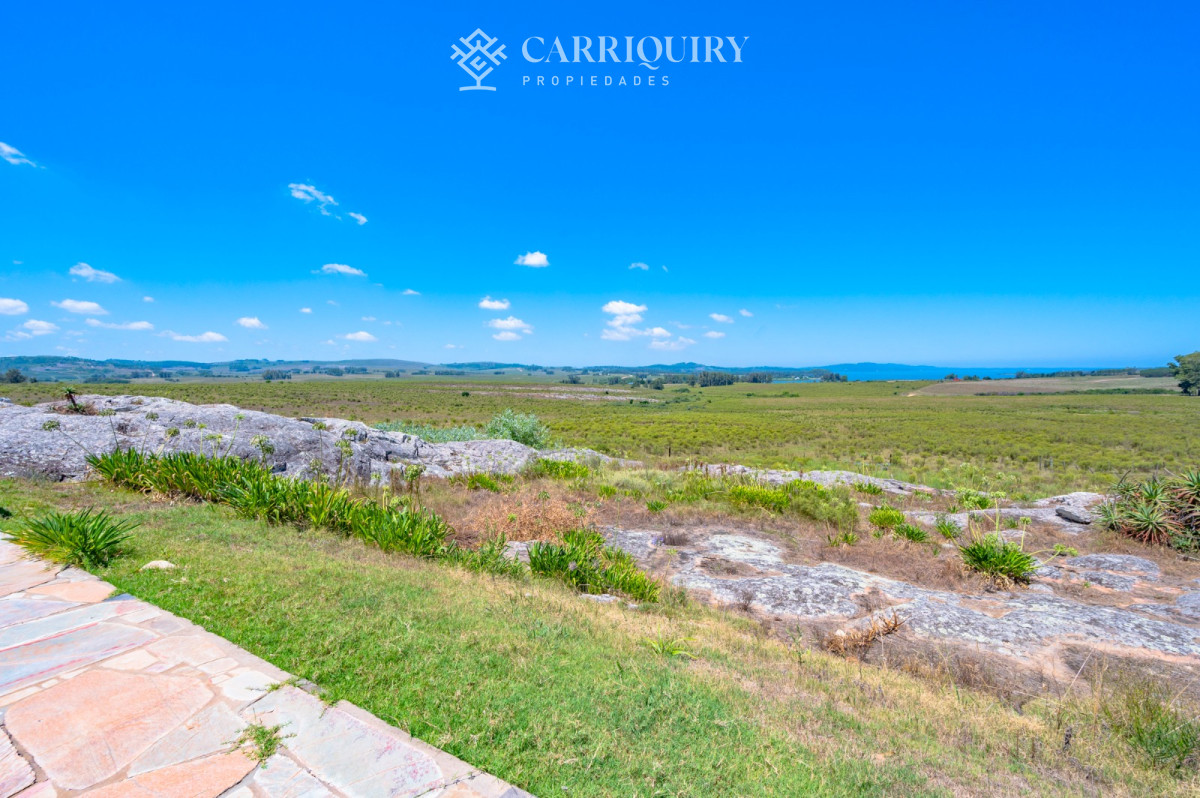 Chacra ID.9485/Venta-y-Alquiler-de-excelente-chacra-hotel-en-MANANTIALES - Venta chacra en Ruta 9 con espectacular vista a Laguna del Sauce.