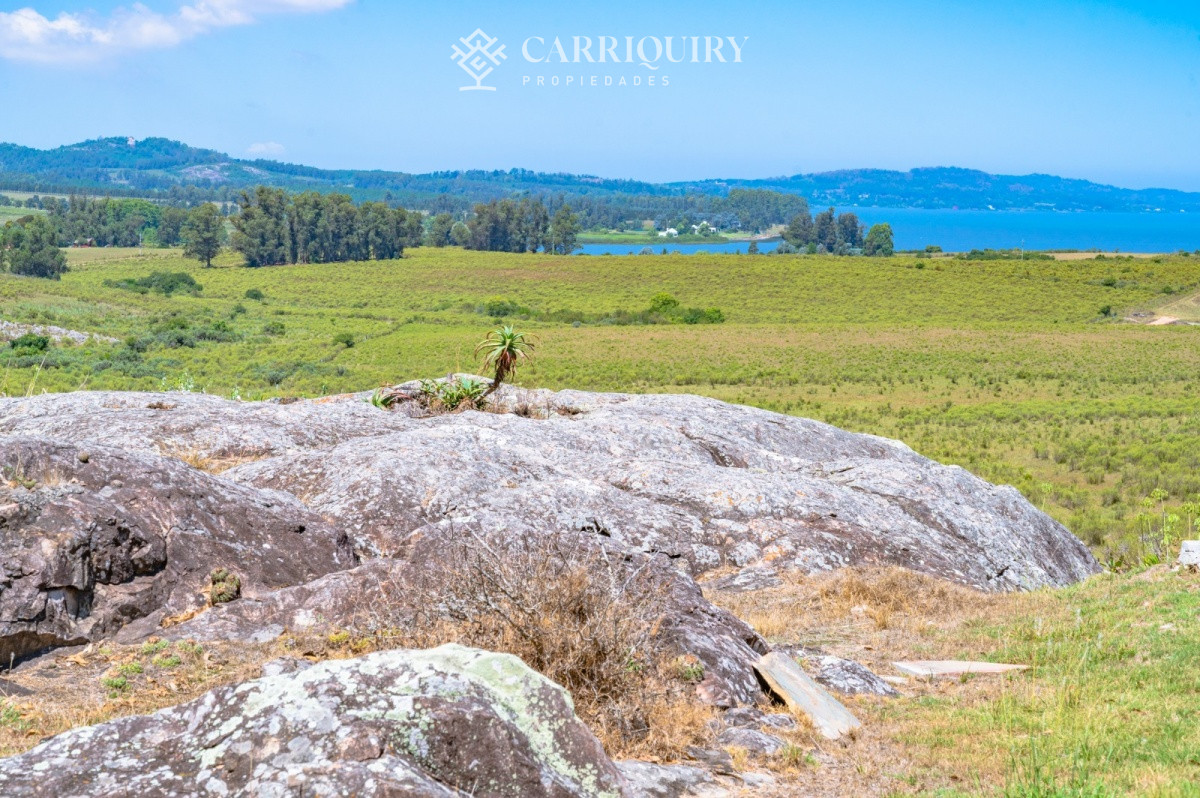 Chacra ID.9485/Venta-y-Alquiler-de-excelente-chacra-hotel-en-MANANTIALES - Venta chacra en Ruta 9 con espectacular vista a Laguna del Sauce.